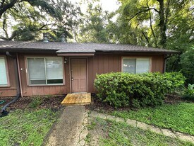 4221 Brewster Rd in Tallahassee, FL - Building Photo