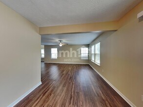 1925 Tourmaline Dr in Westfield, IN - Foto de edificio - Building Photo