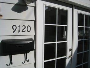 9120 Southwest Capitol Highway in Portland, OR - Building Photo - Building Photo