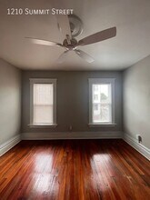 1210 Summit St in Columbus, OH - Building Photo - Building Photo