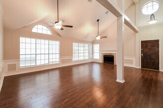 4765 Oakmont Ct in League City, TX - Building Photo - Building Photo