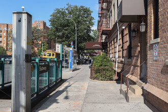 Castle Court in Brooklyn, NY - Building Photo - Building Photo