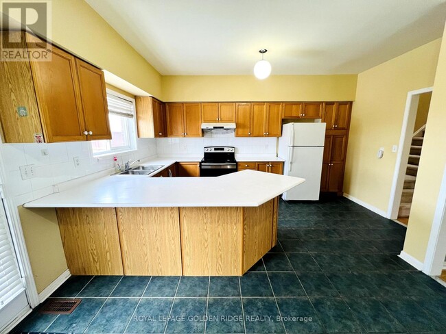 154 Town Centre Blvd in Markham, ON - Building Photo - Building Photo