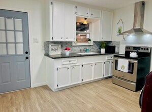 2210 Detering St in Houston, TX - Building Photo - Building Photo