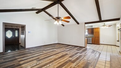 3505 Lake Arrowhead Dr in Harvey, LA - Building Photo - Building Photo