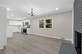 1200 Lockland Ave in Winston-Salem, NC - Foto de edificio - Building Photo