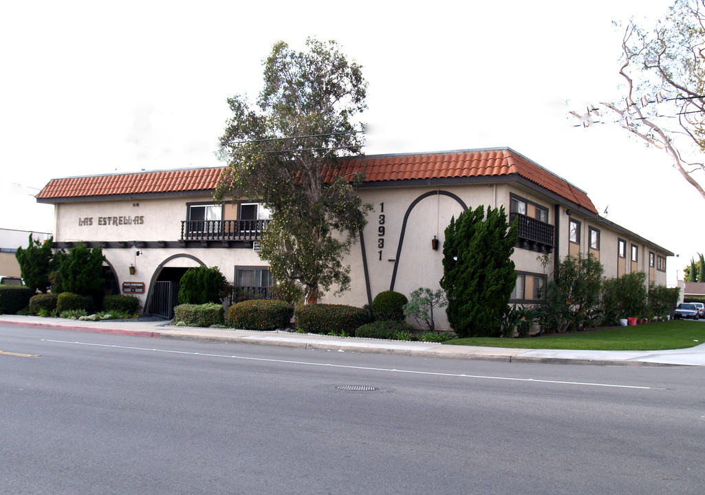 Las Estrellas in Westminster, CA - Building Photo