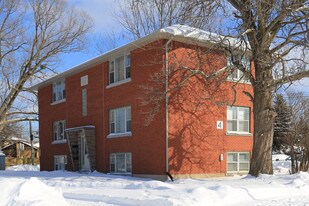 4 Meinzinger Ave in Kitchener, ON - Building Photo