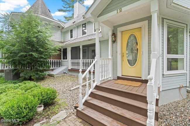 12 Vallera Rd in Saratoga Springs, NY - Building Photo - Building Photo