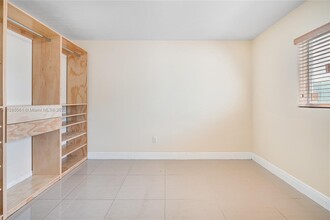 2301 NW 98th St-Unit -2311 in Miami, FL - Building Photo - Building Photo