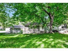 13101 Thomas Ave in Burnsville, MN - Building Photo