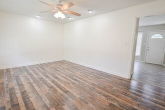 216 Bob White Dr in Clarksville, TN - Building Photo - Building Photo