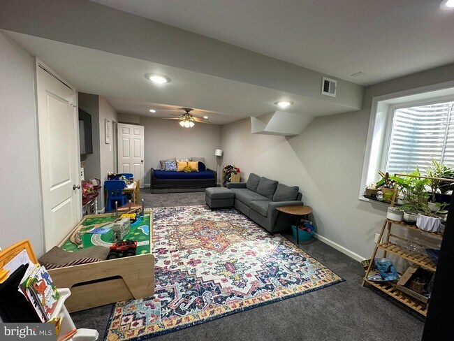 13216 CHESTNUT OAK Dr in Gaithersburg, MD - Building Photo - Building Photo