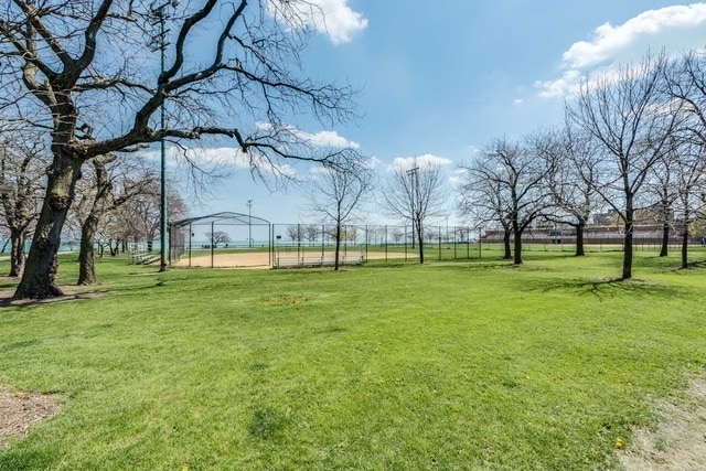 7120 N Sheridan Rd, Unit 517
