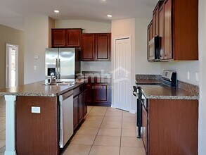 10116 Carloway Hills Dr in Wimauma, FL - Building Photo - Building Photo