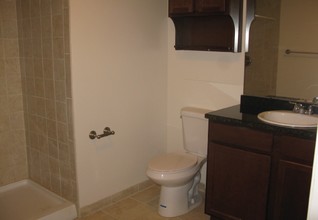 Continental Court Apartments in Newark, DE - Building Photo - Interior Photo