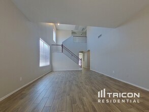 7703 S 68th Dr in Phoenix, AZ - Building Photo - Building Photo