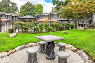 Parkwood Apartments in Sunnyvale, CA - Building Photo - Building Photo