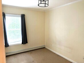 196 Beaver Dr in Mastic Beach, NY - Building Photo - Building Photo
