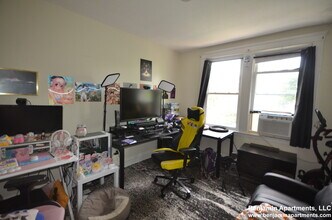 1642 Commonwealth Ave, Unit 14 in Boston, MA - Building Photo - Building Photo