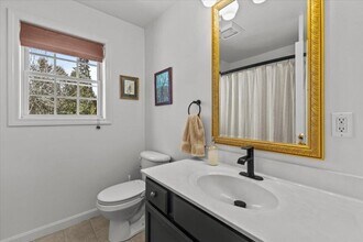 80 Cross Pkwy in Burlington, VT - Building Photo - Building Photo