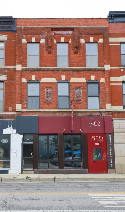 1586 N Clybourn Ave-Unit -2 in Chicago, IL - Building Photo