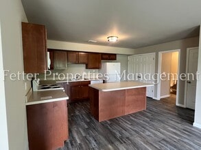 5284 Canyon Cir, Unit D in Newburgh, IN - Building Photo - Building Photo