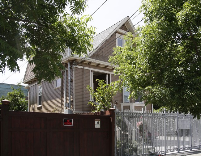 1612 Harmon St in Berkeley, CA - Foto de edificio - Building Photo