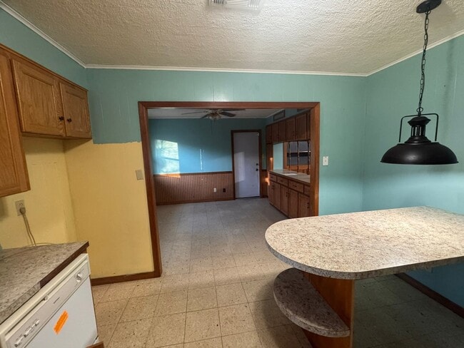 196 Burney Dr in Monroe, LA - Foto de edificio - Building Photo