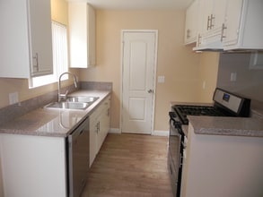 8602 Chapman Ave in Garden Grove, CA - Building Photo - Building Photo
