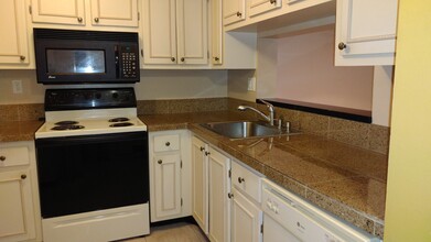 10855 SW 112th Ave, Unit 309 in Miami, FL - Building Photo - Building Photo