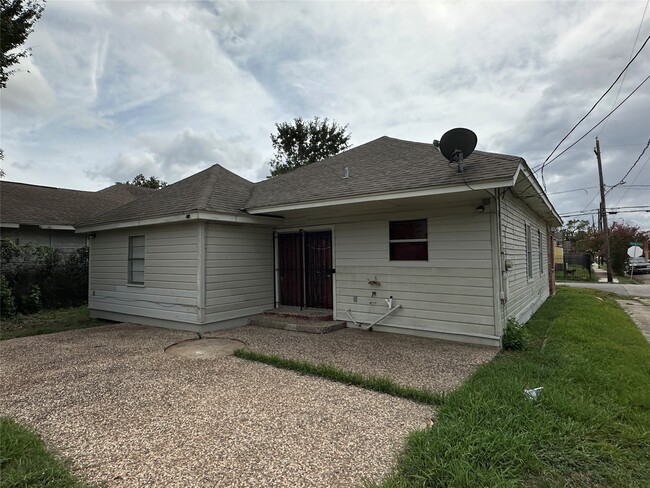 2324 Gentry St in Houston, TX - Building Photo - Building Photo