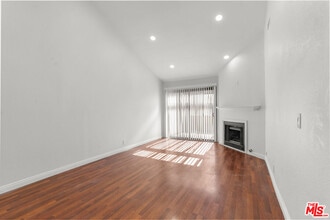 3055 N Brea Blvd in Fullerton, CA - Building Photo - Building Photo