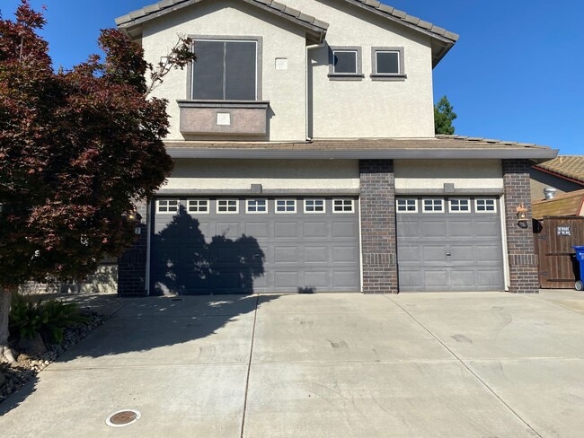 property at 1027 Elk Hills Dr