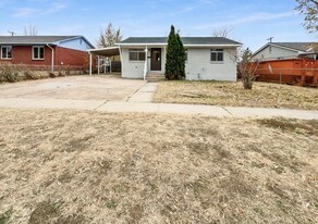 2127 Saranac Dr in Colorado Springs, CO - Building Photo