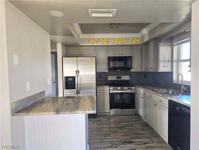 161 SE 18th Terrace in Cape Coral, FL - Building Photo - Building Photo