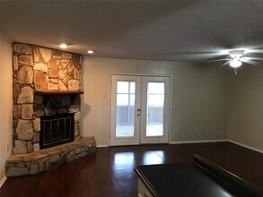 901 Malibu Dr in Garland, TX - Building Photo - Building Photo