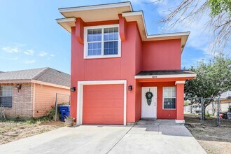 4203 Marla Dr in Laredo, TX - Foto de edificio - Building Photo