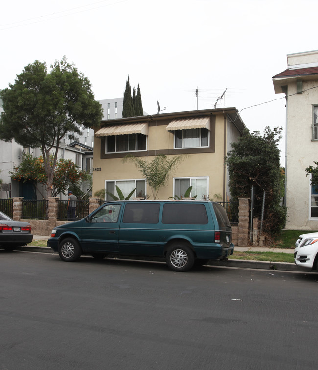 1422 N Kenmore Ave in Los Angeles, CA - Building Photo - Building Photo