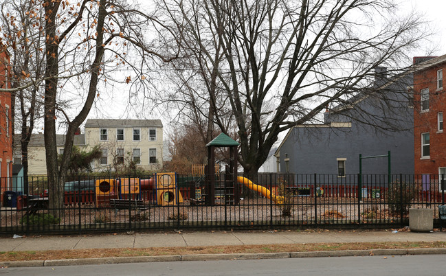 Gardens at Greenup in Covington, KY - Foto de edificio - Building Photo