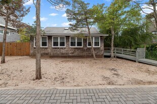 25 Atlantic Ave in Islip, NY - Building Photo