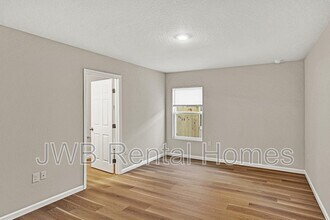 5938 Moncrief Rd W in Jacksonville, FL - Building Photo - Building Photo