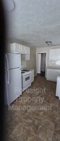 5013 Kessler Rd in River Oaks, TX - Building Photo