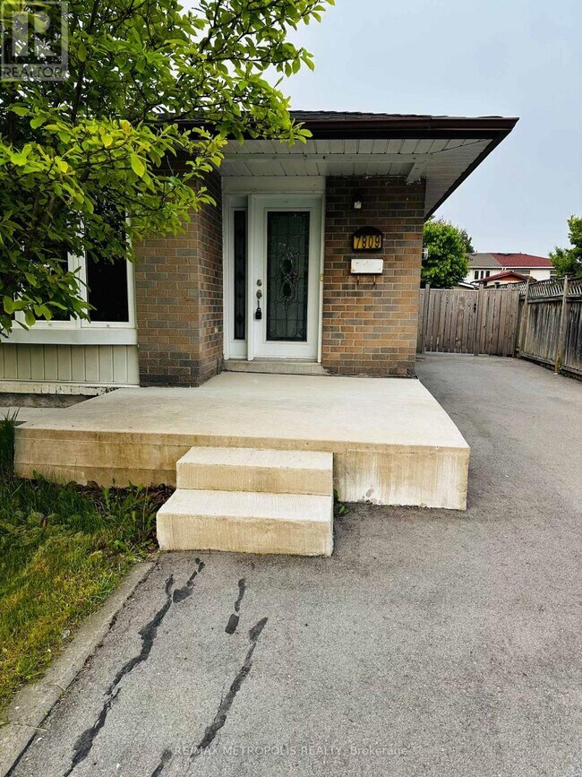 7809 Priory Crescent in Mississauga, ON - Building Photo - Building Photo