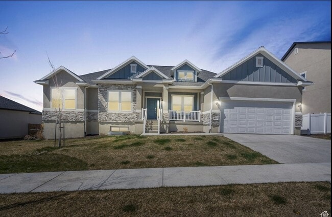 property at 457 N Woodland Rd