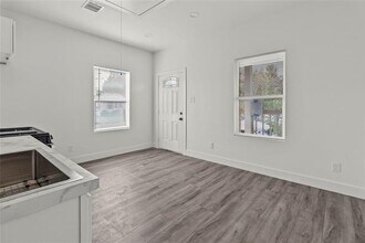 8501 Denby St in Houston, TX - Building Photo - Building Photo