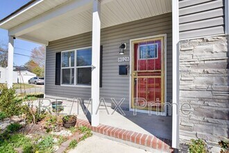 8028 Glade Rd in Norfolk, VA - Building Photo - Building Photo