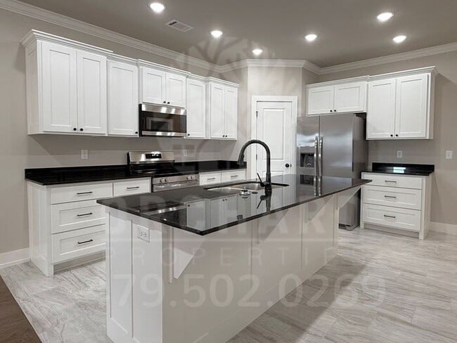 property at 1902 E Brookview Dr