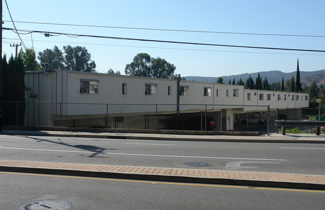 Four Sons in Thousand Oaks, CA - Building Photo - Building Photo