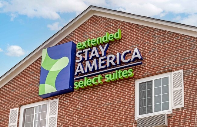 Furnished Studio-Indianapolis - Greenwood in Greenwood, IN - Foto de edificio - Building Photo